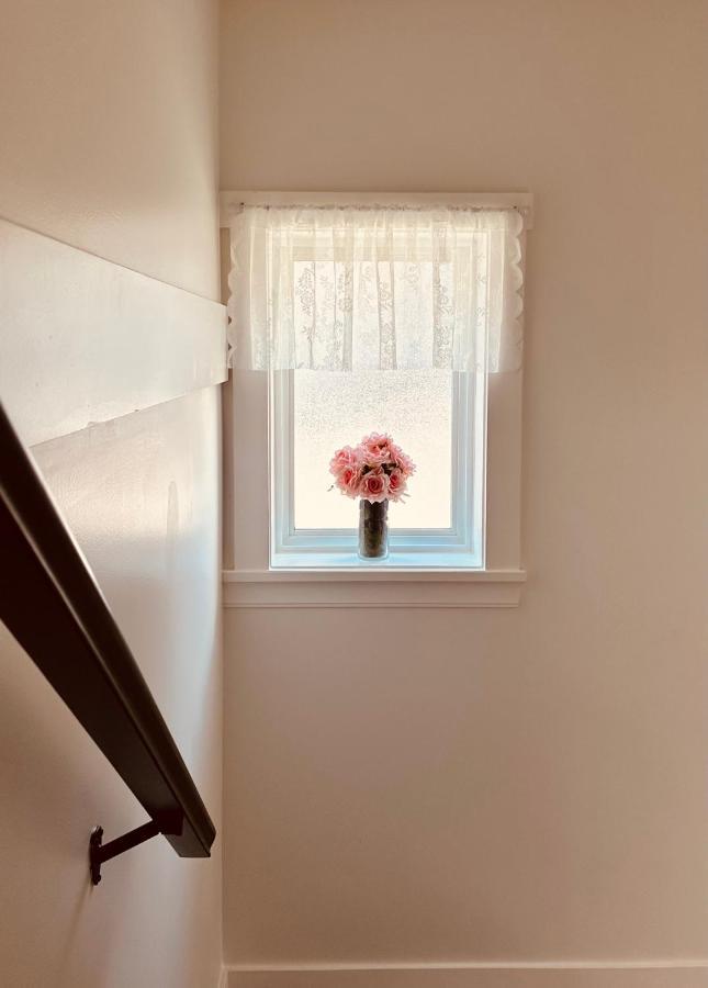 2Br 1.5Ba Full Kitchen Private Guest House - Free Parking - Central Location Vancouver Ngoại thất bức ảnh