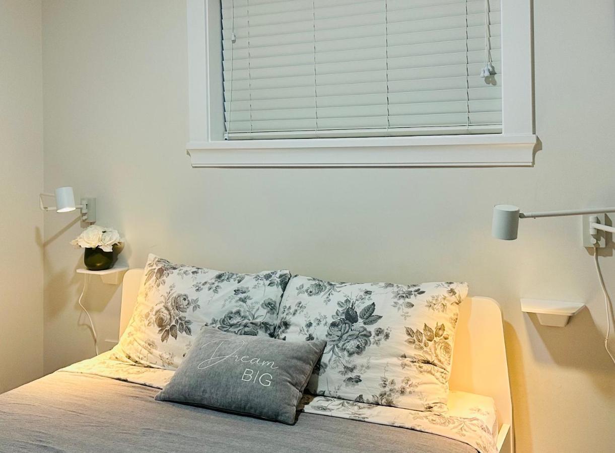 2Br 1.5Ba Full Kitchen Private Guest House - Free Parking - Central Location Vancouver Ngoại thất bức ảnh