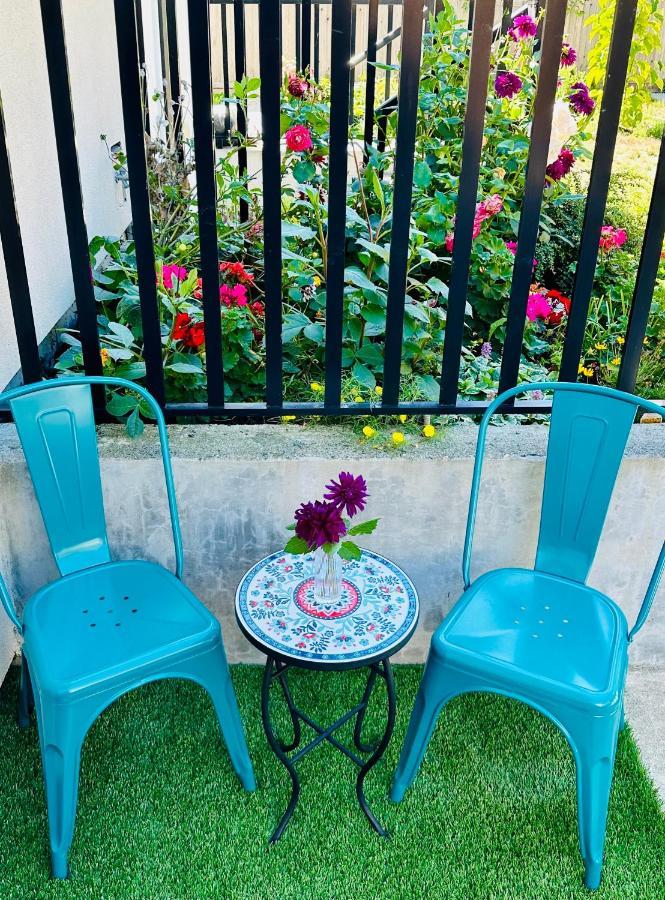 2Br 1.5Ba Full Kitchen Private Guest House - Free Parking - Central Location Vancouver Ngoại thất bức ảnh