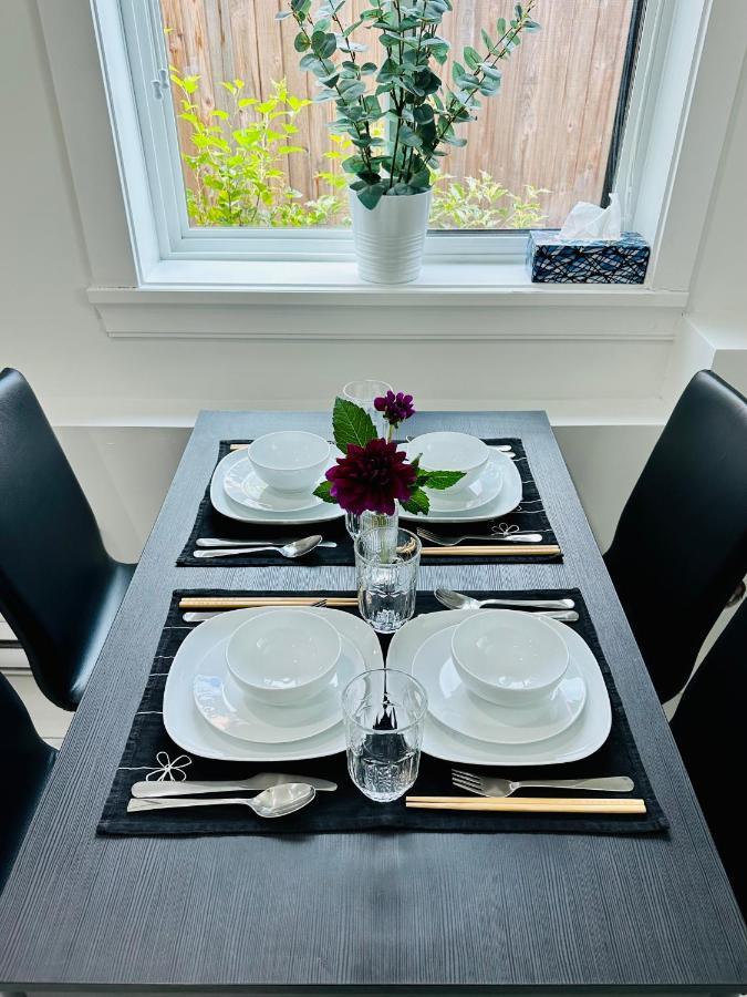 2Br 1.5Ba Full Kitchen Private Guest House - Free Parking - Central Location Vancouver Ngoại thất bức ảnh