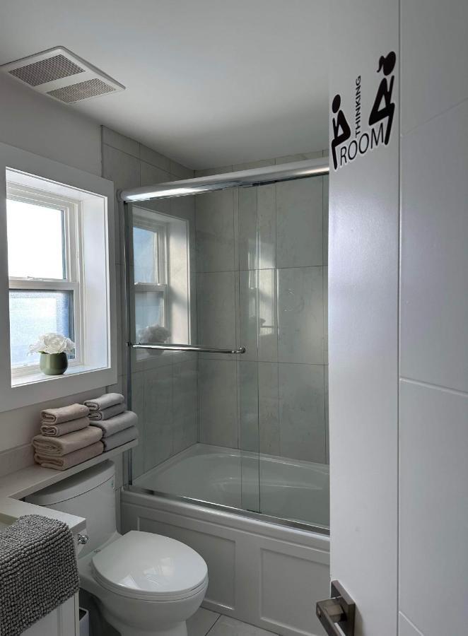 2Br 1.5Ba Full Kitchen Private Guest House - Free Parking - Central Location Vancouver Ngoại thất bức ảnh